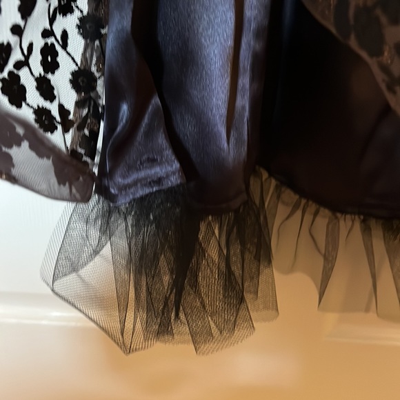 Laura Plus Cocktail dress, spaghetti strap, crinoline underlay. - Picture 4 of 7